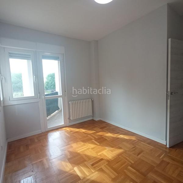 Foto c111104d-3ead-4dbd-8cf4-7e2a48846823. Piso vivienda con vistas al parque semillero.! en Logroño