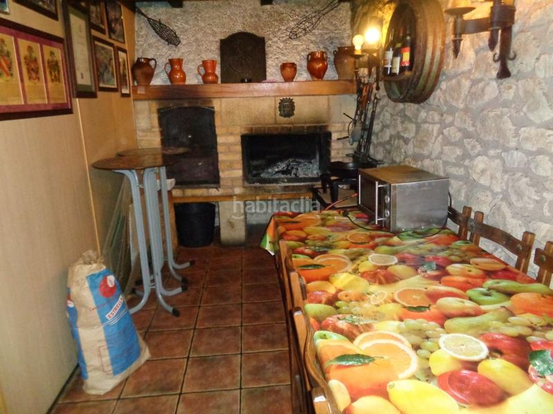 Foto 1ce4f1de-f57c-4f63-a9d6-9f40029c3c98. Edificio en Anguciana