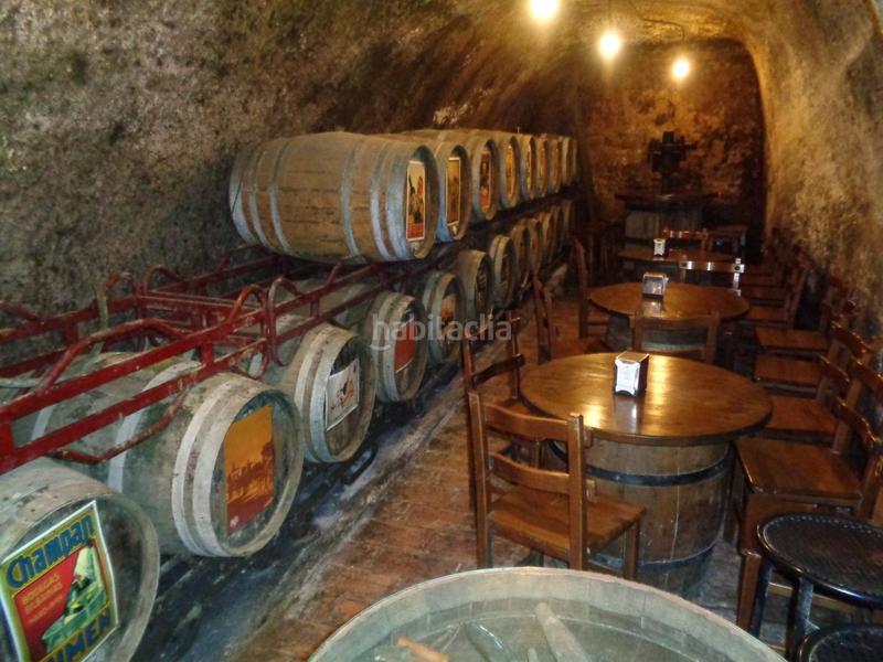 Foto 7249472f-83d7-4d5a-80e7-662bac135208. Edificio en Anguciana