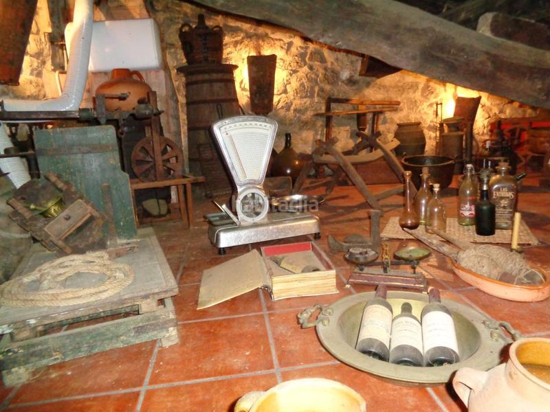 Foto 8a6344c3-7ca1-43e5-819e-790e93a8671b. Edificio en Anguciana