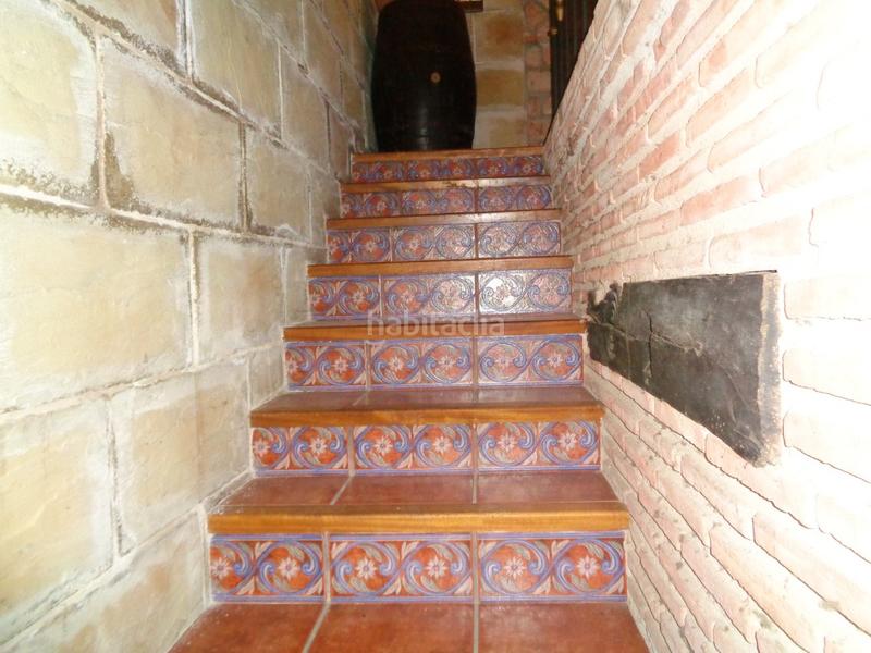 Foto 8f1e9b6c-2968-4285-af6d-0890d06d8654. Edificio en Anguciana