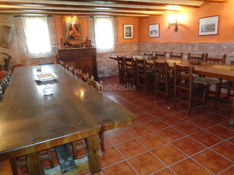 Foto d21e542c-fe63-421b-be51-b038c8ee9510. Edificio en Anguciana