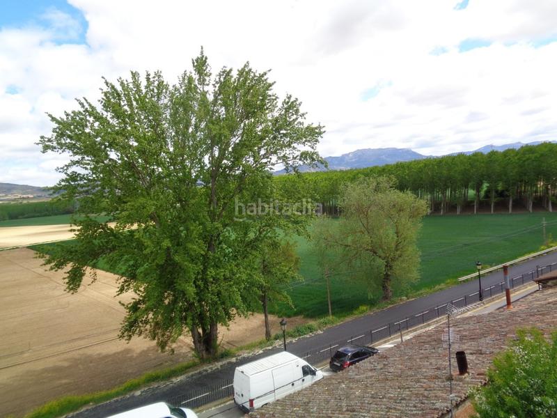 Foto dd0aec6a-7d41-4f61-a73b-86e96bd5a2da. Edificio en Anguciana