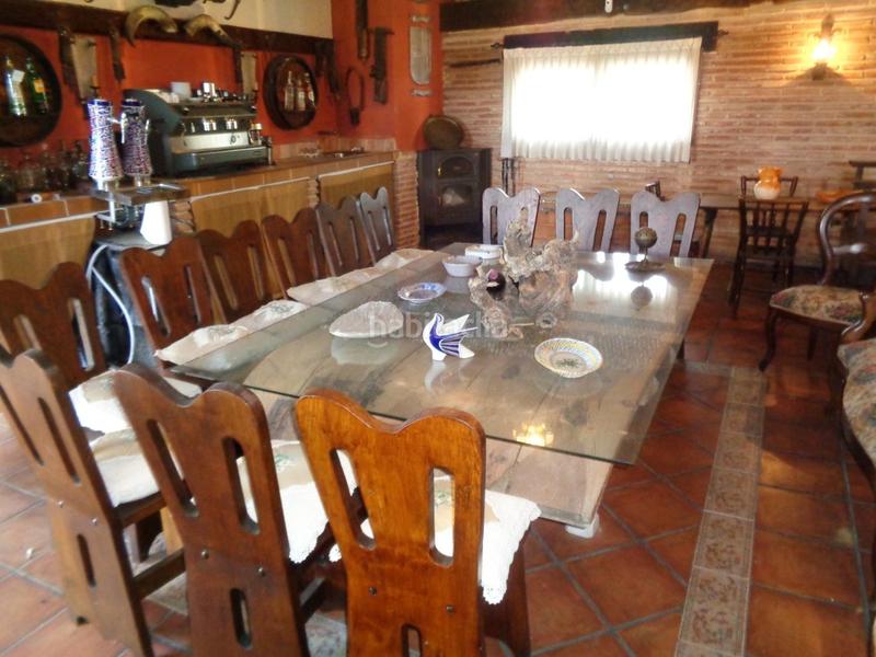 Foto e924c9a3-1328-4ddf-8ce8-c1052d698b50. Edificio en Anguciana