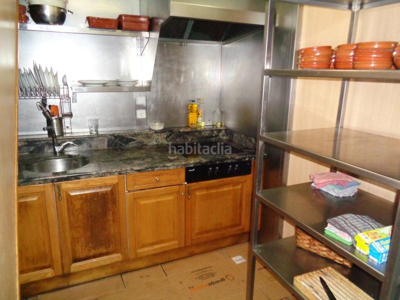 Foto eecdcc86-f2f1-4649-a00d-f647f1a1ccf0. Edificio en Anguciana