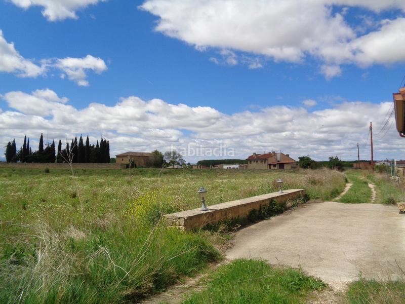 Foto f9eba202-1479-4598-956a-b6aeb92792df. Edificio en Anguciana