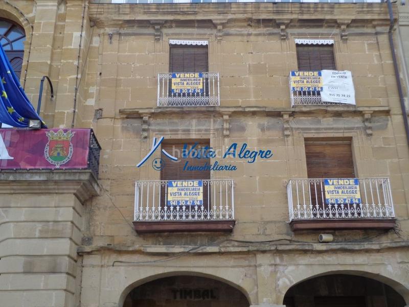 Foto 74164c64-e04d-4737-b5f2-862f03ee3837. Edificio 2687 edificio completo a la venta en la plaza del ayuntamiento en Haro
