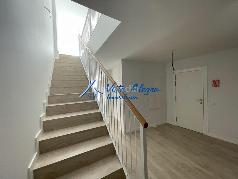 Foto a28536c8-c2c4-47bc-8b0a-7ffe22eaae62. Zweistöckige wohnung in calle lucrecia arana 8 in Haro