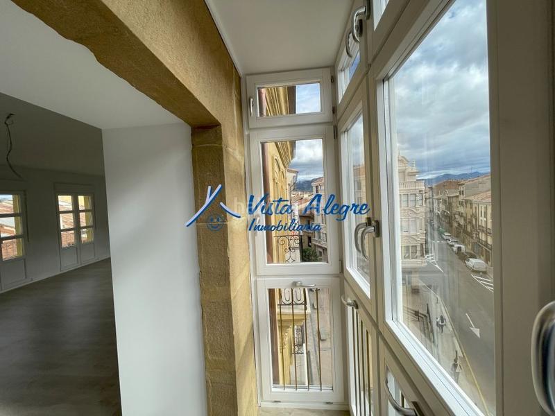 Foto a40d9d64-fb22-44f2-abed-84d6c6d3906f. Zweistöckige wohnung in calle lucrecia arana 8 in Haro