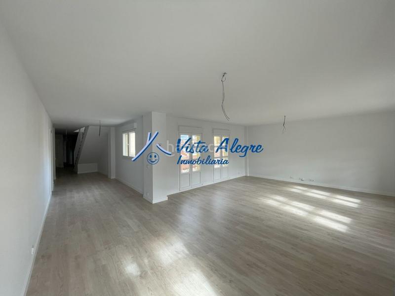 Foto b5b04bc4-336d-4a42-aa19-ffb92196f652. Zweistöckige wohnung in calle lucrecia arana 8 in Haro