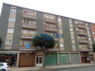 Appartement à Santo Domingo de la Calzada. 2724 piso de entidad financiera para reformar en una muy buena u