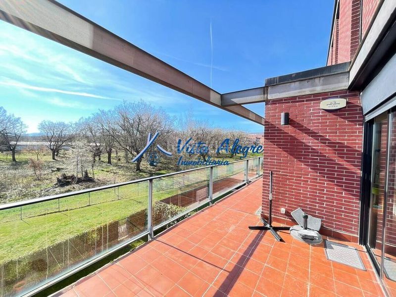 Foto 0160a69b-0538-4fb9-b5eb-bdb495fc07ca. Dúplex amb calefacció aparcament piscina a Cirueña