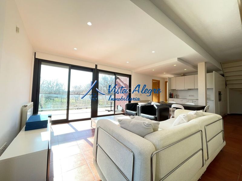 Foto 088679fd-e20d-49ad-aafa-de7cec5c46b9. Dúplex amb calefacció aparcament piscina a Cirueña