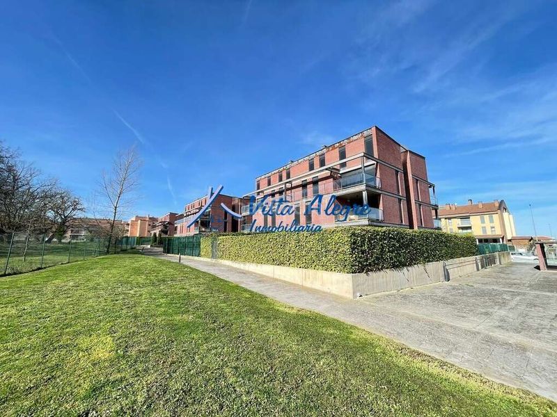 Foto 276a98f8-1b84-4904-a71e-b50c7cc5b08d. Dúplex amb calefacció aparcament piscina a Cirueña