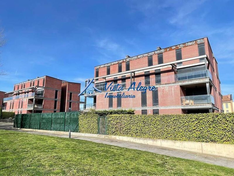 Foto 70783ad1-a273-455c-9575-08e880df1ad5. Dúplex amb calefacció aparcament piscina a Cirueña