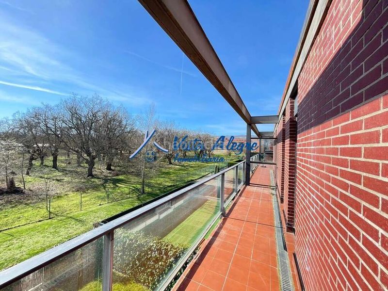 Foto a22b07f2-eadf-4f4c-9c98-f410fda91504. Dúplex amb calefacció aparcament piscina a Cirueña