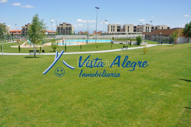 Foto b075f60c-b5cc-4702-bfd6-f9466533bf97. Dúplex amb calefacció aparcament piscina a Cirueña