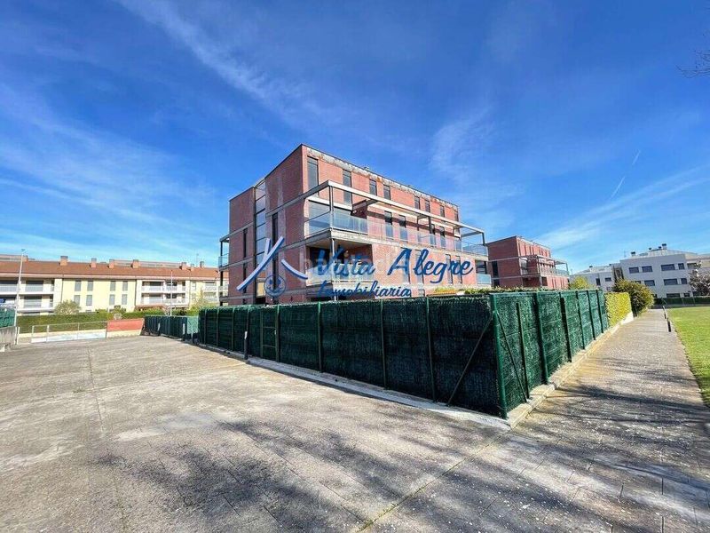 Foto b434d8d3-b705-4bae-8cc9-8e3cd19a4a4f. Dúplex amb calefacció aparcament piscina a Cirueña