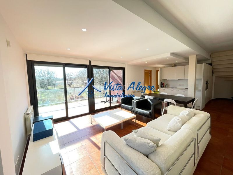 Foto e57ae16a-ed72-41f8-b800-daed3ba82386. Dúplex amb calefacció aparcament piscina a Cirueña