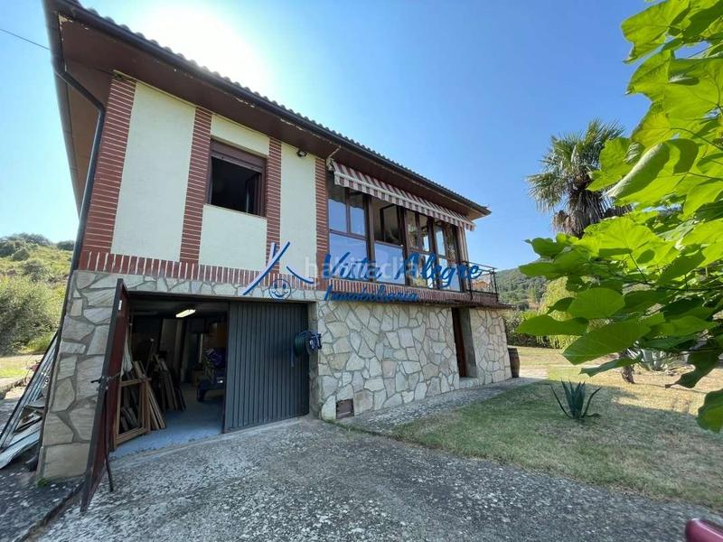 Foto 2cf7fd1c-f514-4538-8c1b-0a69941e4725. Xalet amb calefacció aparcament a Labastida