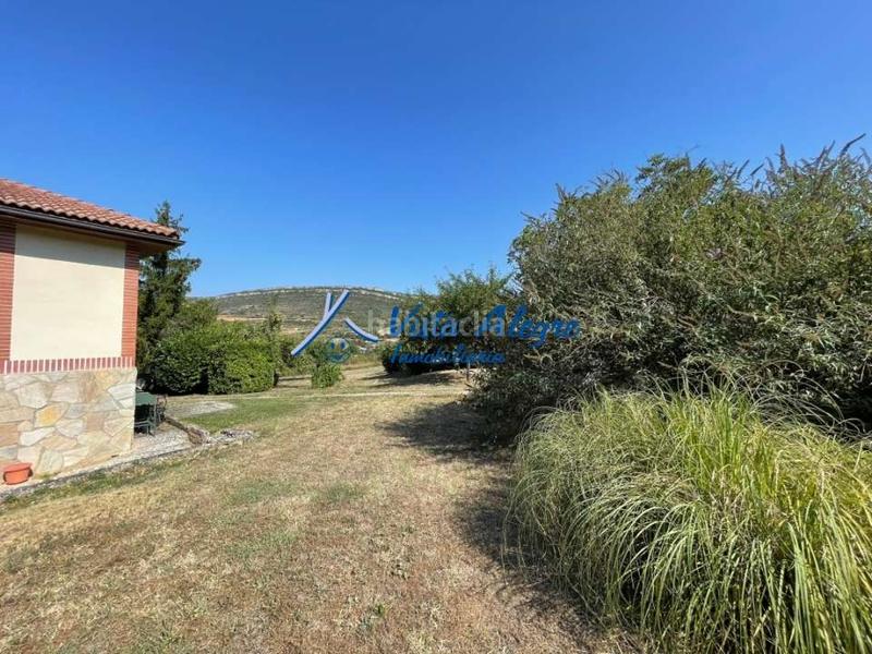 Foto 95517e4d-33b4-4de3-a338-7da5b9a917d1. Xalet amb calefacció aparcament a Labastida