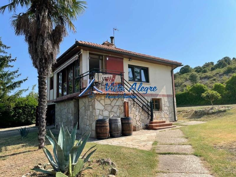 Foto 994565cb-79e8-45d4-990a-8326d1f4feb4. Xalet amb calefacció aparcament a Labastida