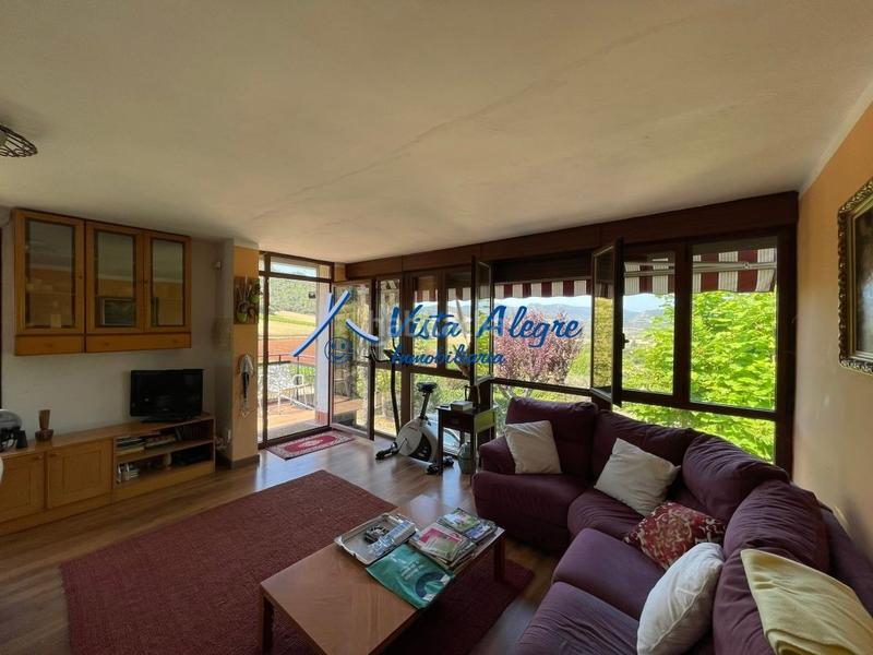 Foto a0bdfc39-e79e-4dba-8d3e-bf5bd04dc774. Xalet amb calefacció aparcament a Labastida