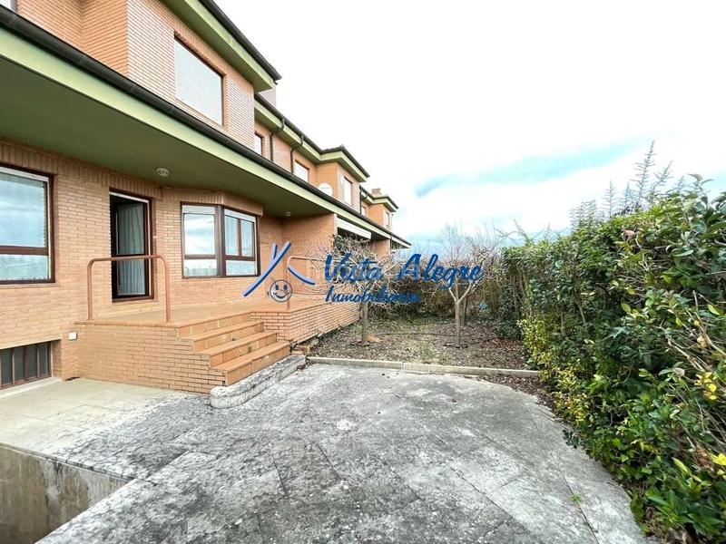 Foto 536af15d-6ae6-4d2a-9d08-f0980b9fb535. Maison avec chauffage parking piscine dans Haro