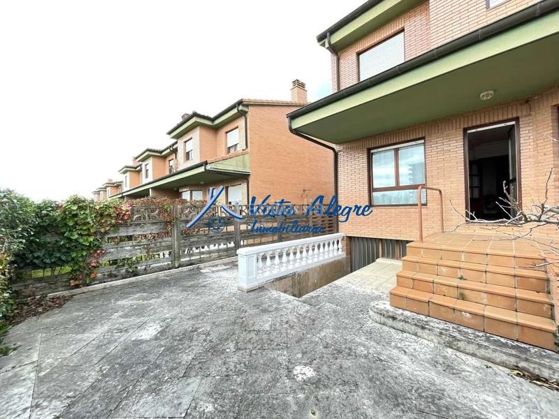 Foto 6638cf1f-645c-4cac-8893-009d7b2087ea. Maison avec chauffage parking piscine dans Haro