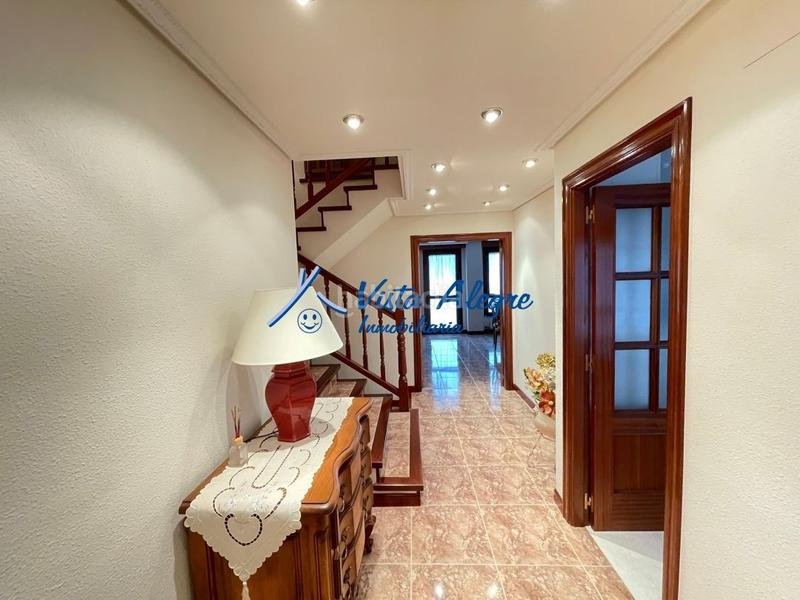 Foto a1a09d78-eaed-43c0-b63c-a0f5bb045d17. Maison avec chauffage parking piscine dans Haro