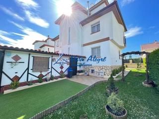 Chalet  Calle mirasierra. 3056  6049 chalet con jardín