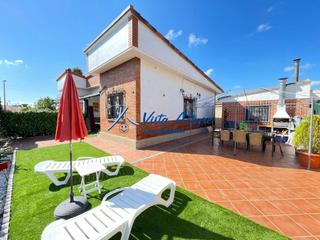 Maison jumelée  Calle san millán de la cogolla. Ficha 3069  6062 chalet con jardín en una planta