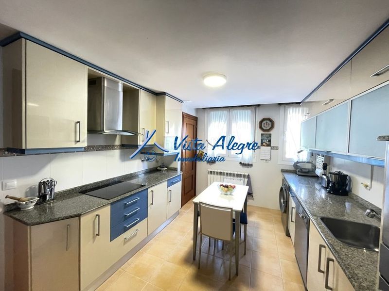 Foto 522299d3-3c02-4910-9876-d0d988fa8fca. Semi detached house with heating parking pool in Anguciana