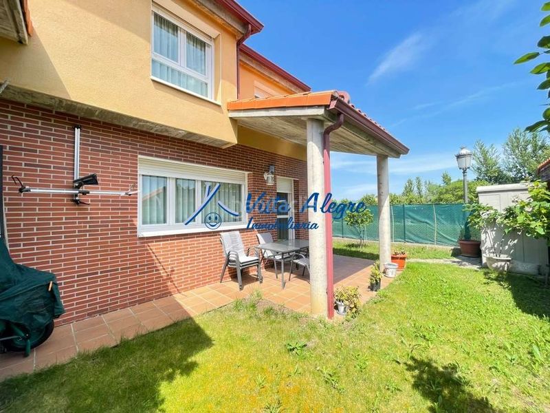 Foto bce36fc4-02ae-470d-a9d4-cff310a8b20e. Semi detached house with heating parking pool in Anguciana