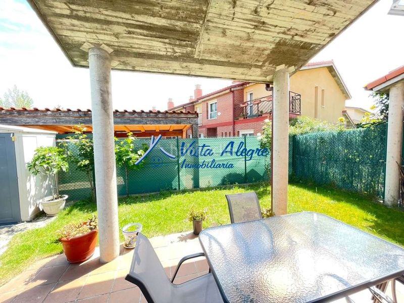 Foto d0c22fb0-ba87-416c-bf05-f65fa119b426. Semi detached house with heating parking pool in Anguciana