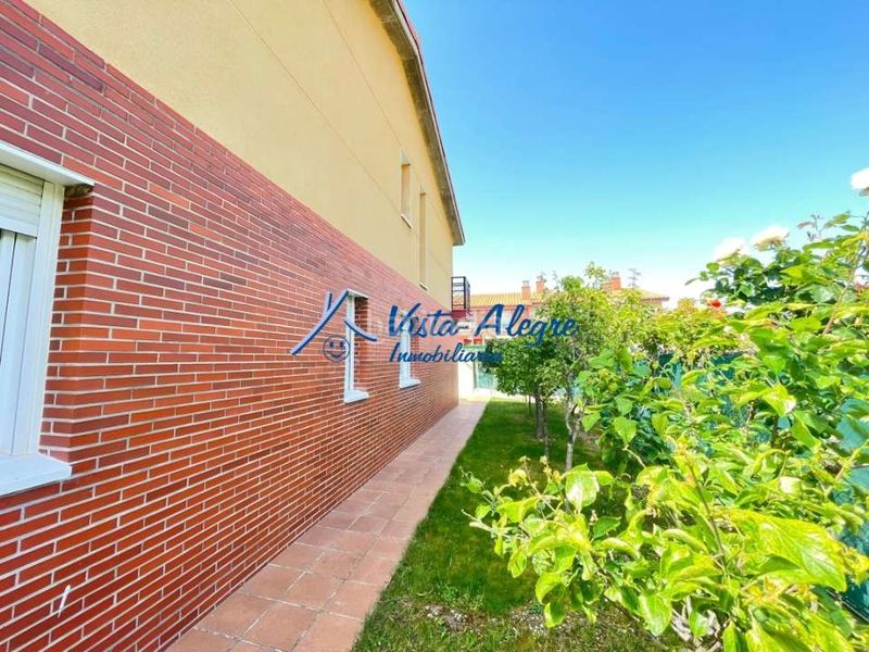 Foto d355c498-139a-4468-bcfa-62ecef6dc76b. Semi detached house with heating parking pool in Anguciana