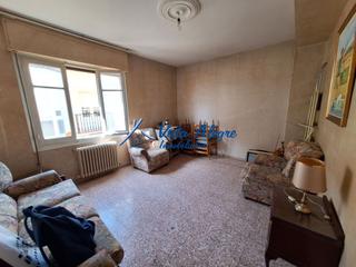 Pis en Haro. 3090 piso de 4 habitaciones y 1 bao con necesidad de rehabilita