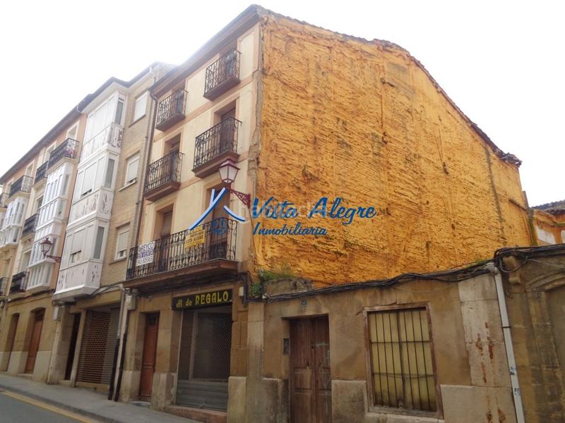 Foto bfb13c59-325b-4b3d-b0ba-ce27bfd1c53d. Edificio ficha 5393 casa en para reformar. centro ciudad en Haro