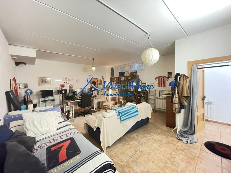 Foto 6538e39b-2f24-4abf-8d24-3b36b0fda6d0. Maison jumelée avec chauffage parking dans Haro