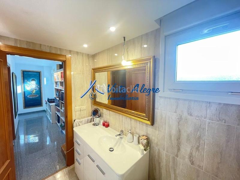 Foto 774e9293-43e0-45de-bdb7-d808d46836c2. Maison jumelée avec chauffage parking dans Haro