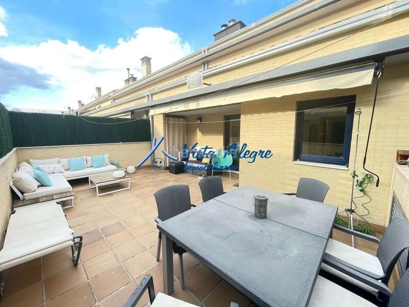 Foto 8a64cbb3-0401-43db-b4e8-59340cf4d9c0. Maison jumelée avec chauffage parking dans Haro