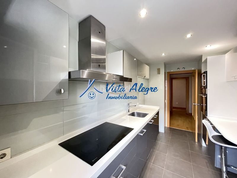 Foto 2994656e-7594-4c94-877c-020a692033ee. Apartament amb calefacció aparcament piscina a El Arco Logroño