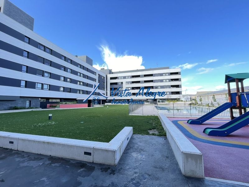 Foto 3251e528-2e73-47d6-8fe4-c0a44e1f4f42. Apartament amb calefacció aparcament piscina a El Arco Logroño