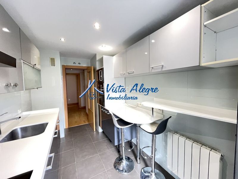 Foto 9f7ae2d9-97a7-405c-a670-35e5ee59efbb. Apartament amb calefacció aparcament piscina a El Arco Logroño