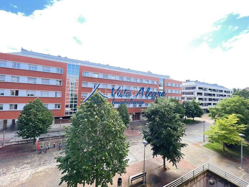 Foto c5d55e12-a1a5-4e3d-9e33-f536041c2412. Apartament amb calefacció aparcament piscina a El Arco Logroño