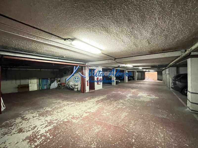 Foto 24a4fcf4-1548-4689-96d0-0161cd3b5f36. Aparcament cotxe a Haro