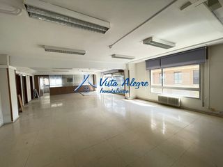 Lloguer Local Comercial  Calle tenerías. Ficha 3245  6218  local 193,43 m2 construidos centro ciudad