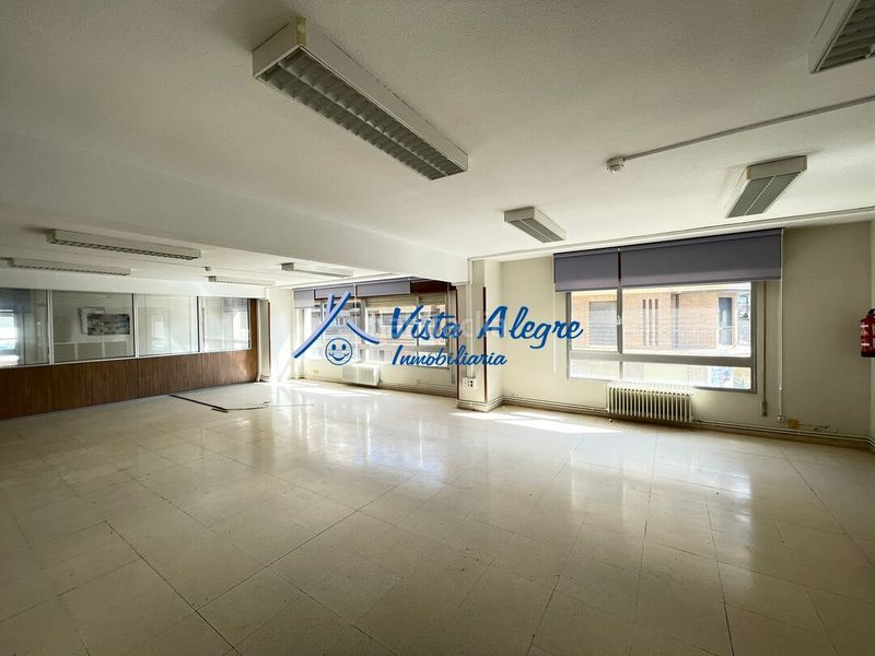 Foto 3671efec-fee8-44b8-a0bf-38b1d200043e. Local comercial a Haro