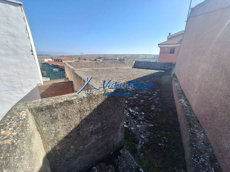 Foto 48f9c9d4-429d-4659-9f0a-f42aae87adf4. Casa amb aparcament a Zarratón