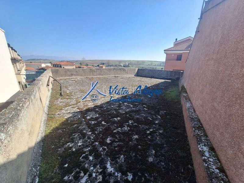 Foto 49754534-7beb-4066-8742-6f761041aa7b. Casa amb aparcament a Zarratón